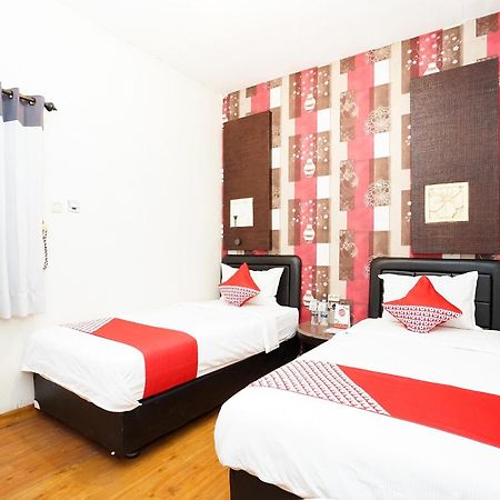 Oyo 425 Mojokerto Guesthouse Eksteriør billede